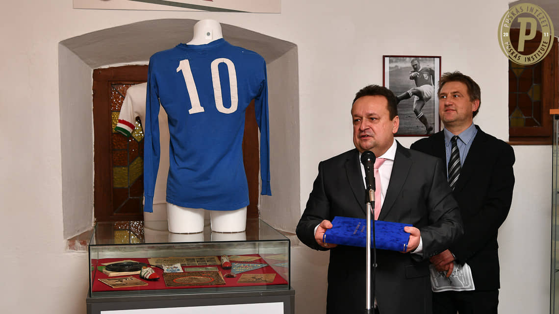 ARANY PILLANATOK, 2016. NOVEMBER, SZÉKESFEHÉRVÁR