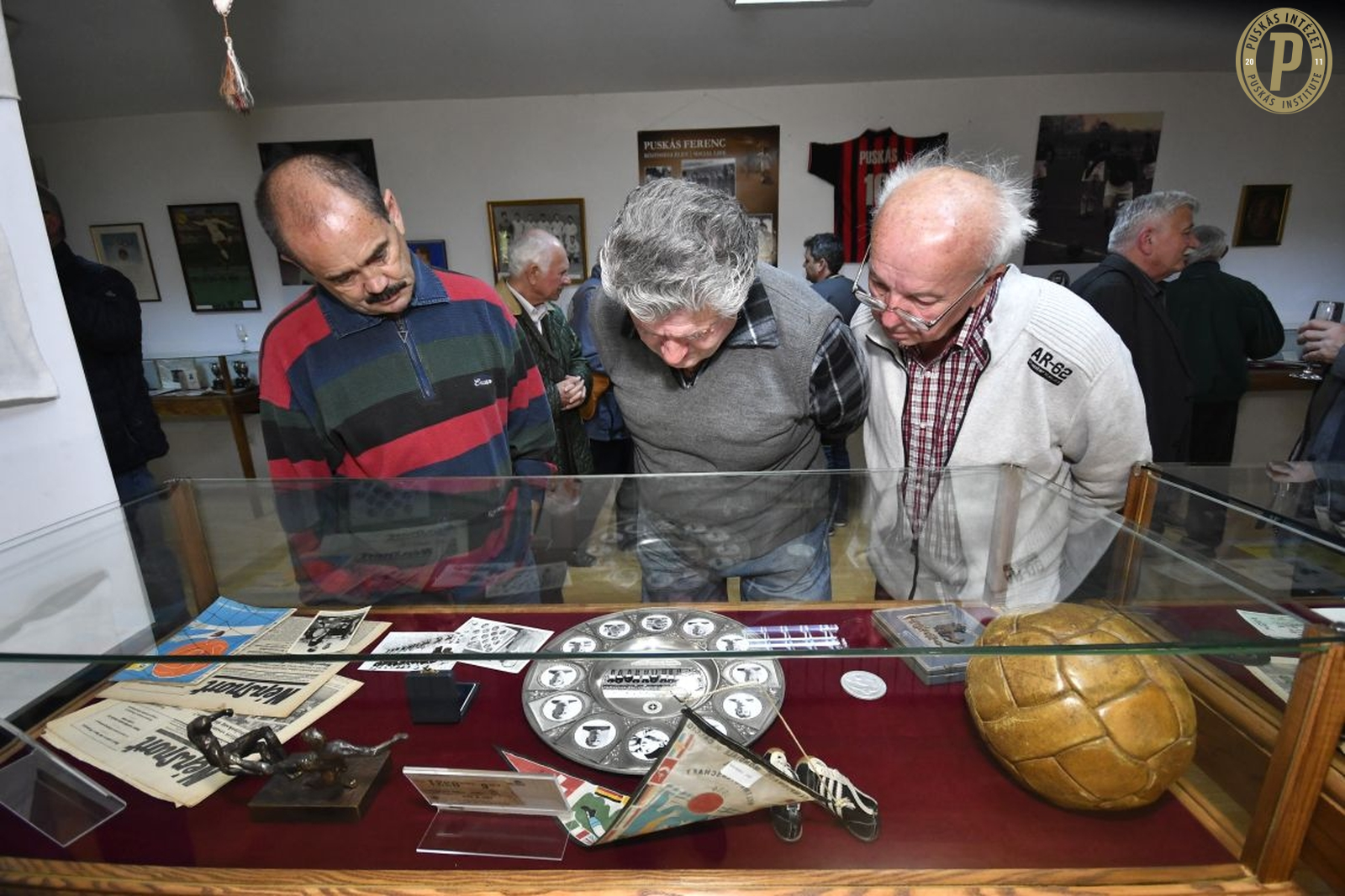 Határon innen és túl