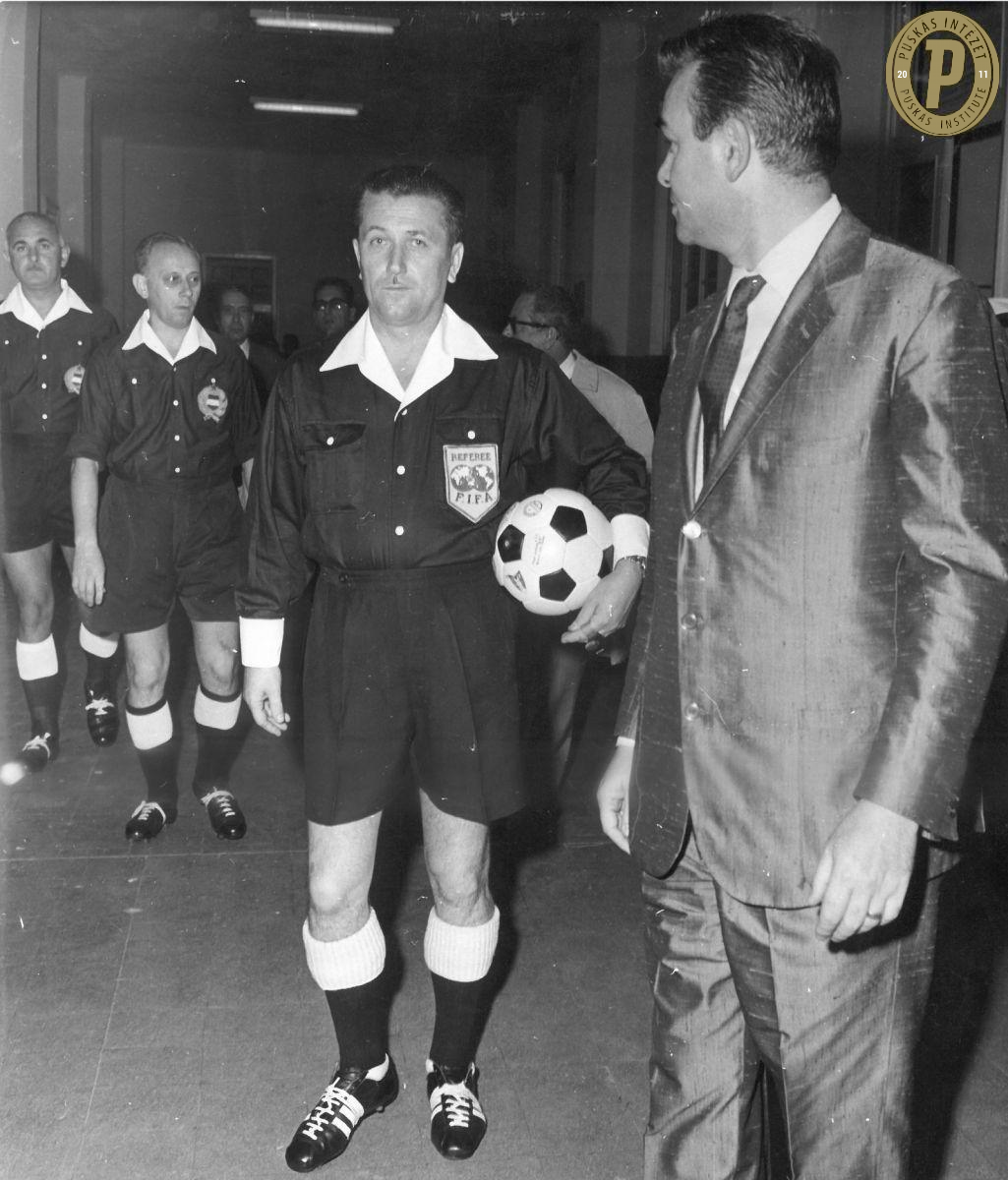 Világhírű játékvezető